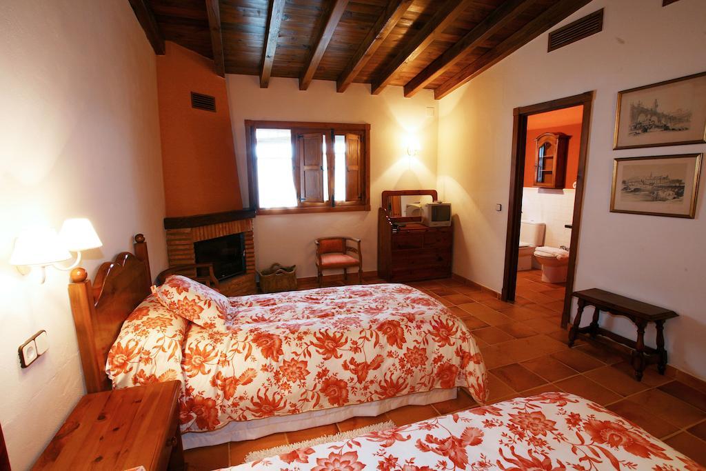Palacio Viejo De Las Corchuelas Торрехон-эль-Рубио Номер фото